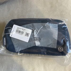 Lulumelon Everywhere Belt Bag brand New with Tags. Black